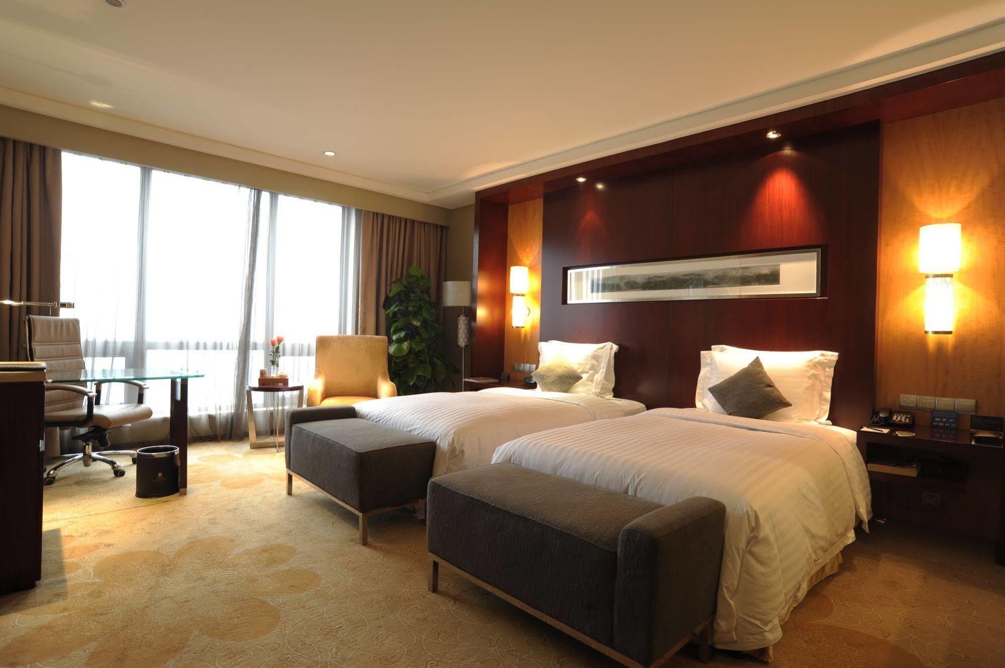 Chongqing Oriental Hotel Exterior photo